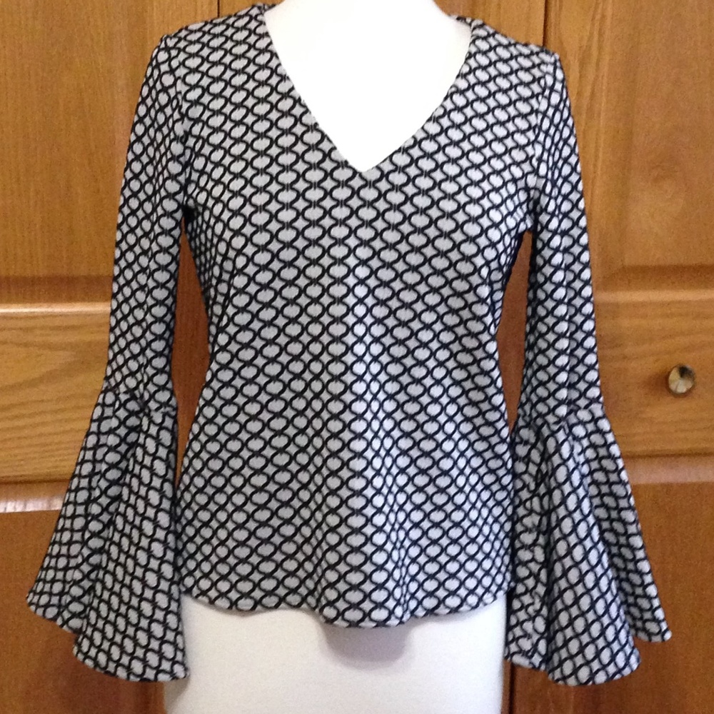 Karen Kane Black and White Patterned Blouse